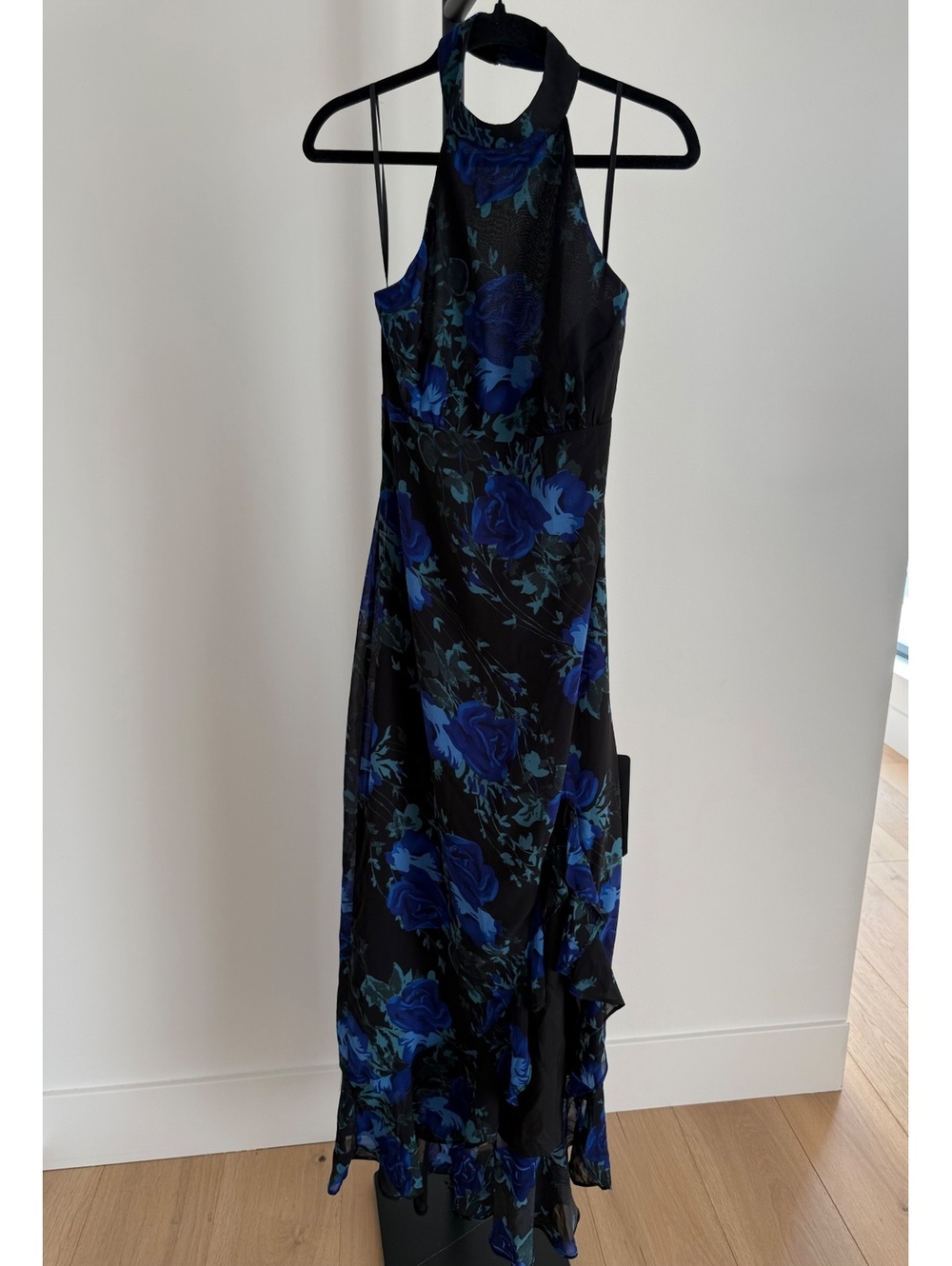 NWT Lulus Elegant Entrance Black Blue Floral Halter Maxi Dress XS